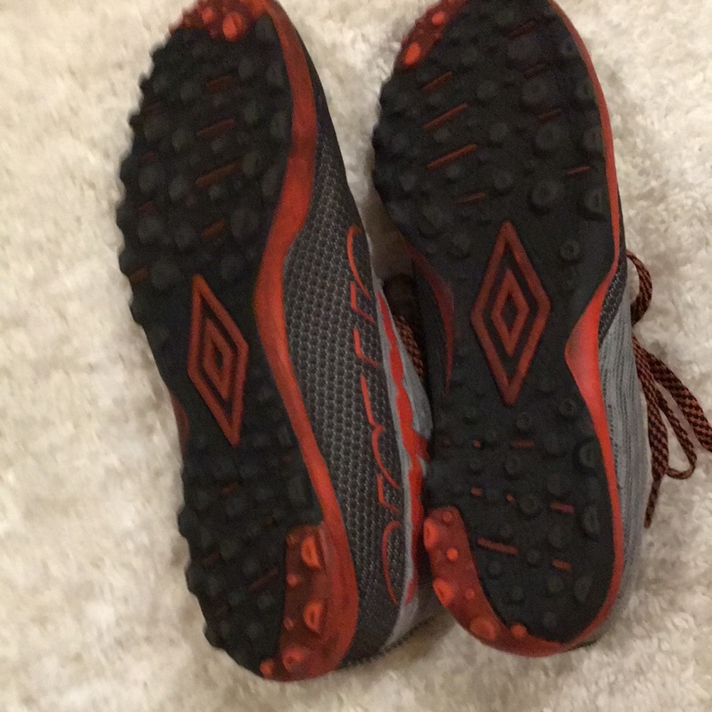 Umbro orange and grey shoes - Picture 9 of 12